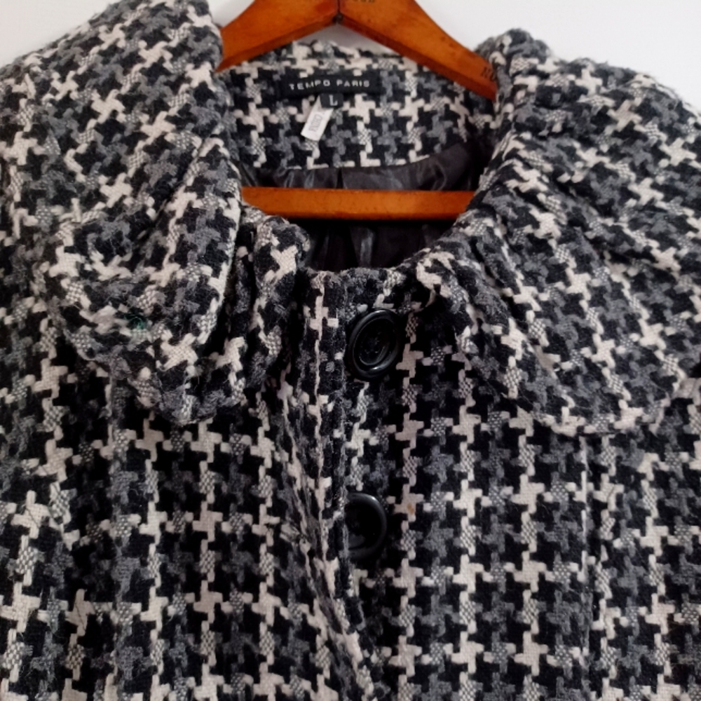 Beautiful tweed trench coat size large